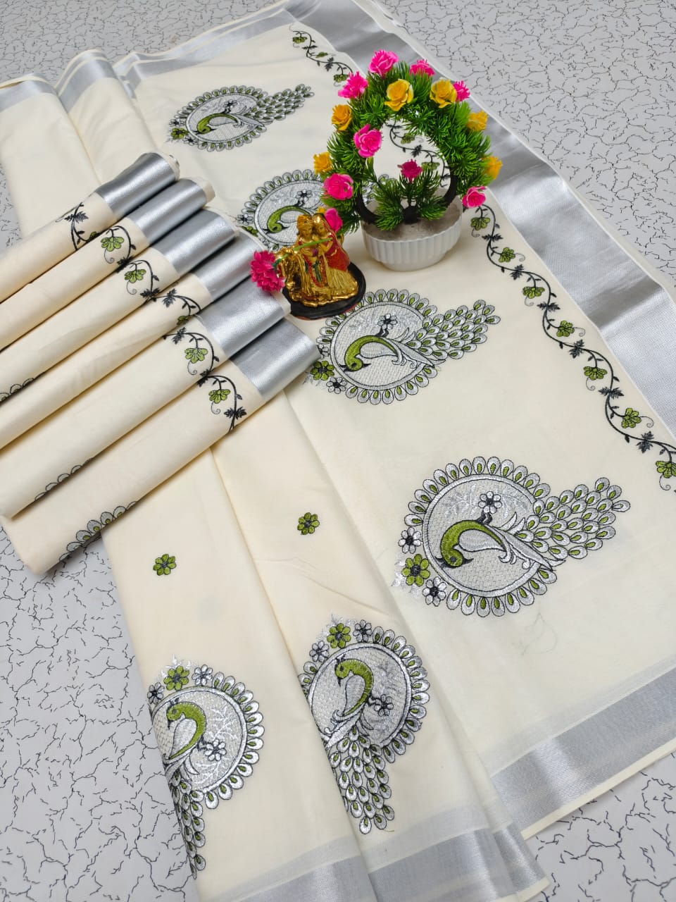 🪶 Kerala Kasavu Saree with Silver Zari & Peacock Embroidery🦚